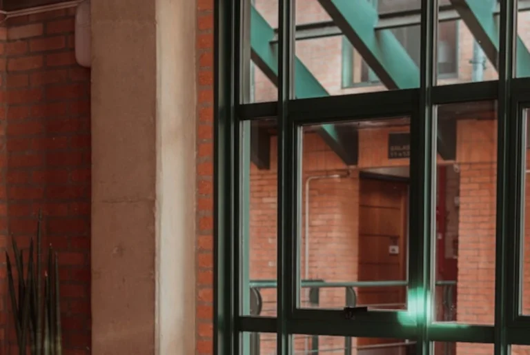 Ventanas modernas de PVC color verde