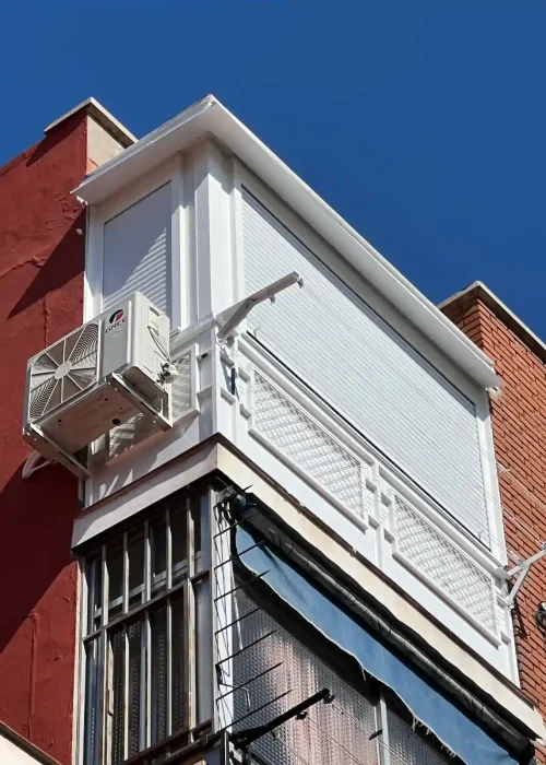 Fabricación y montaje de persianas a medida