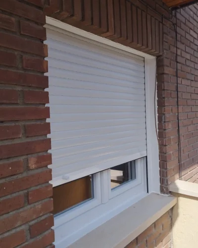 Persianas de PVC a medida para ventanas exteriores