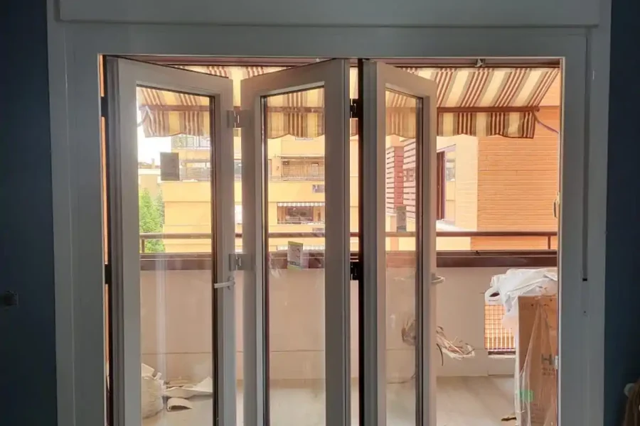 Puertas de PVC, seguridad y eficiencia