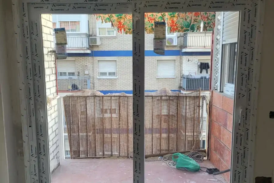 Puertas de PVC, seguridad y eficiencia