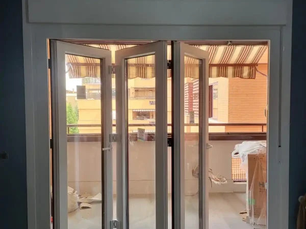 Ajuste de puerta descolgada