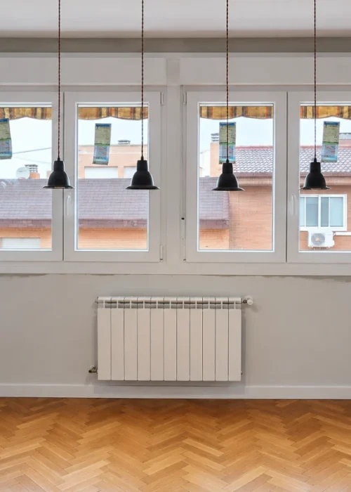 Conjunto de ventanas de PVC blancas en Alcobendas